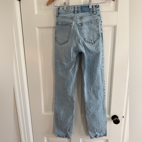 Abercrombie 90’s Straight Ultra High Rise Jeans - Picture 5 of 8